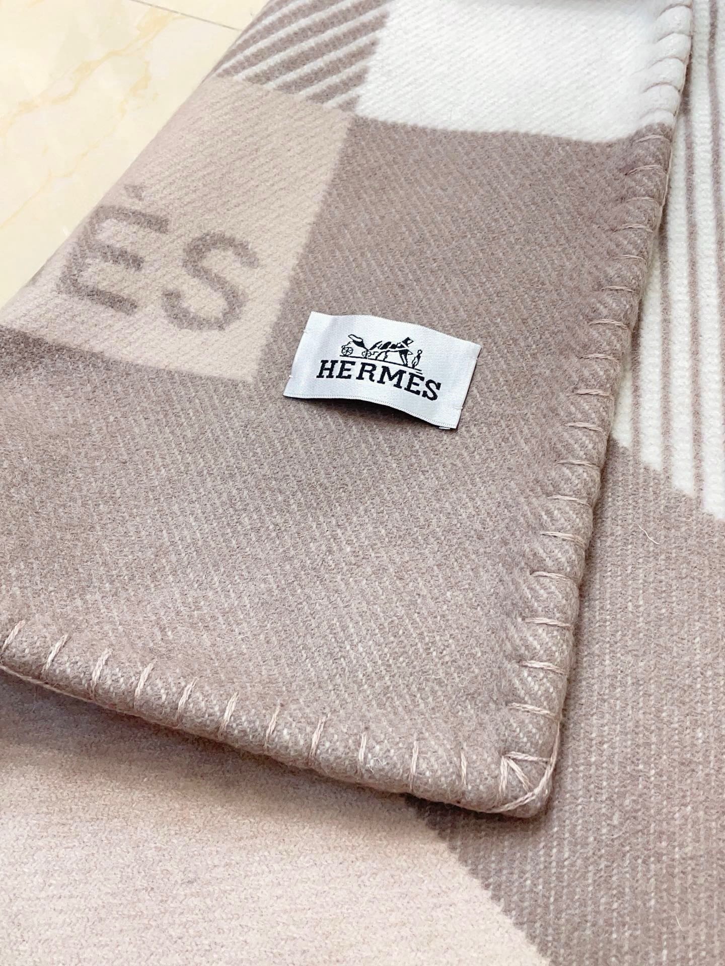 H**mes h riviera blanket in beige wool and cashmere