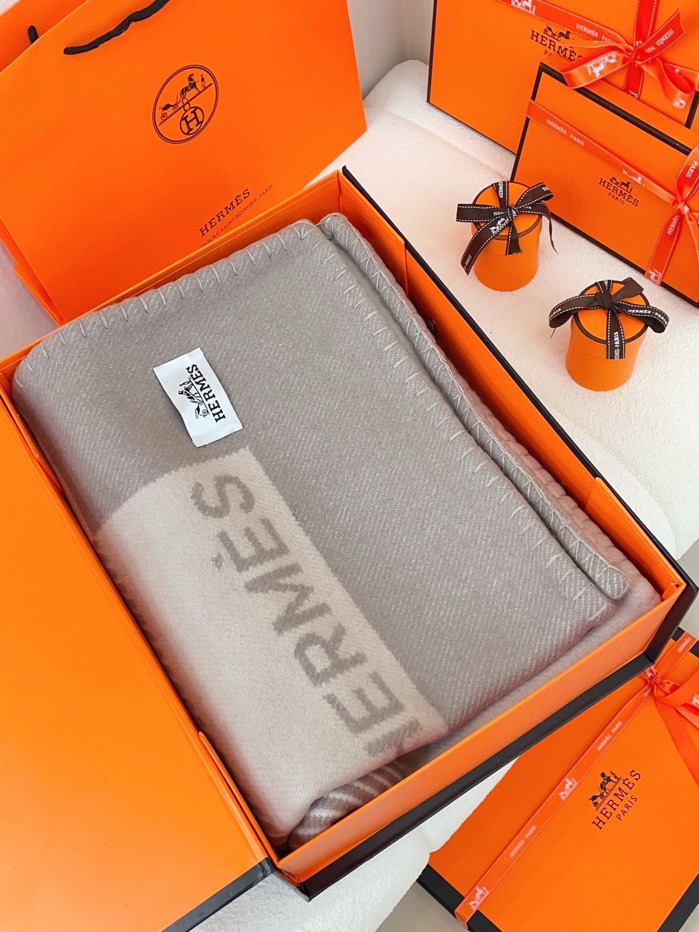 H**mes h riviera blanket in beige wool and cashmere