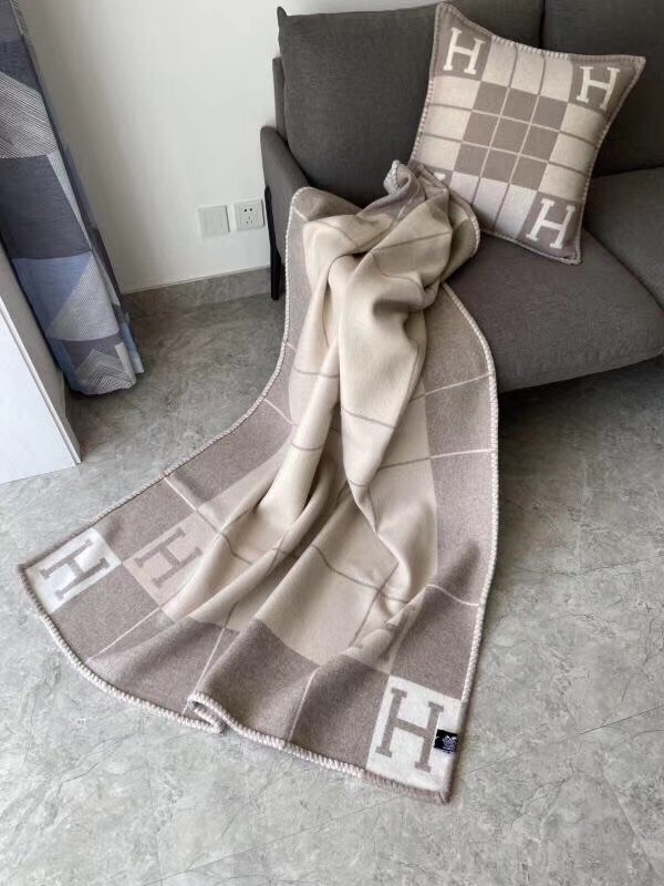 H**mes beige avalon iii throw blanket