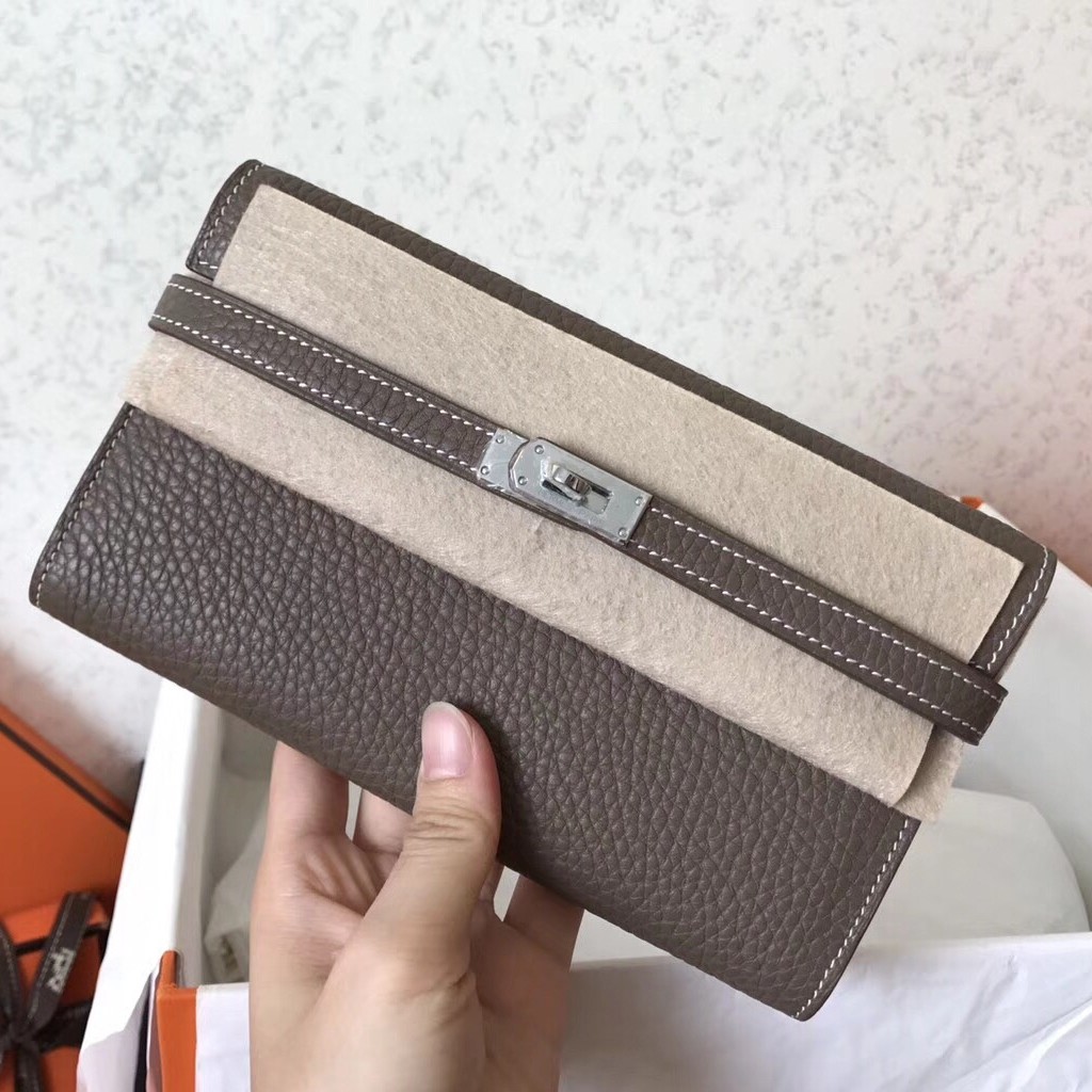 H**mes kelly classic long wallet in etoupe clemence leather