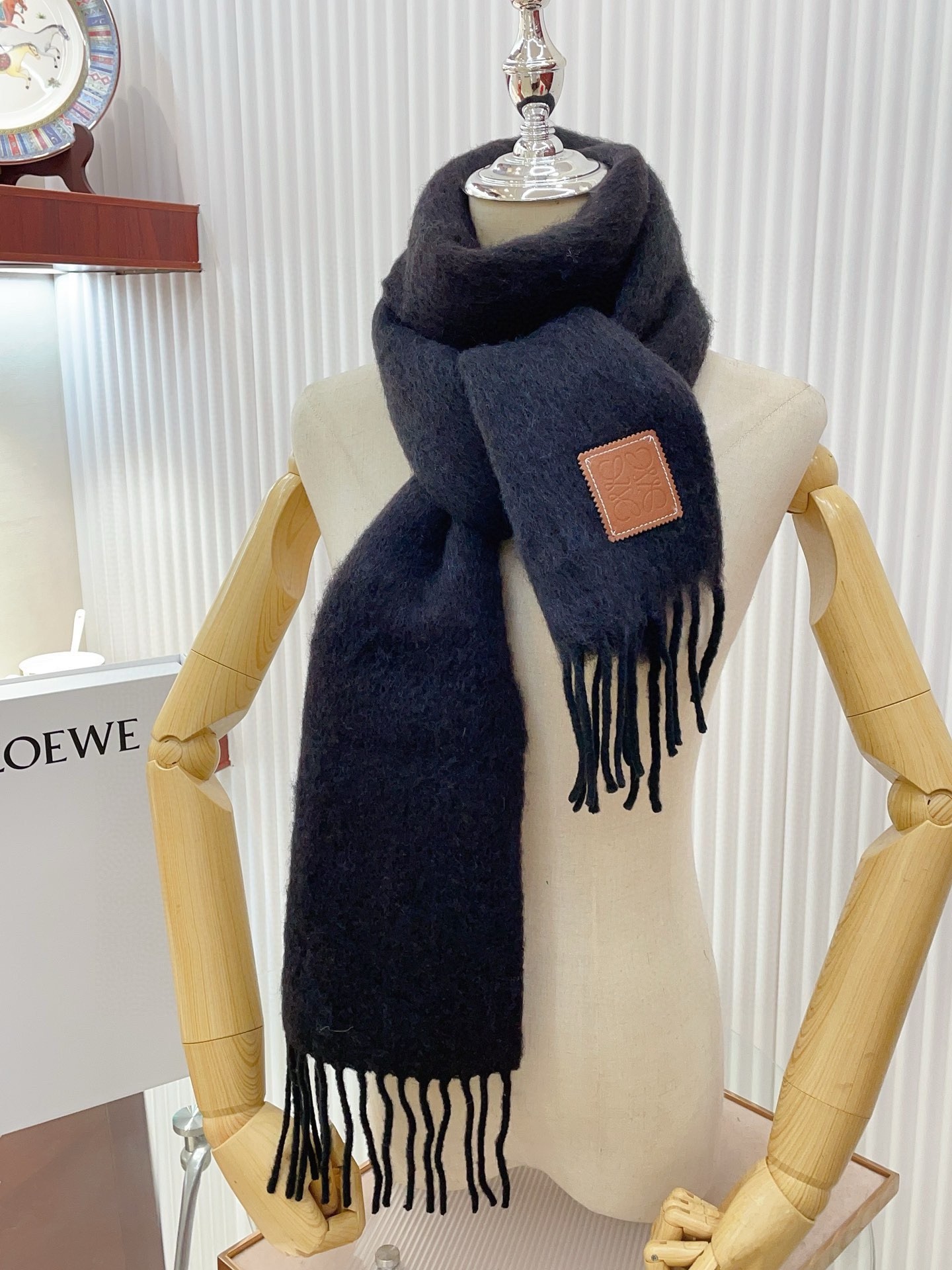 L0ew* scarf in black mohair and wool