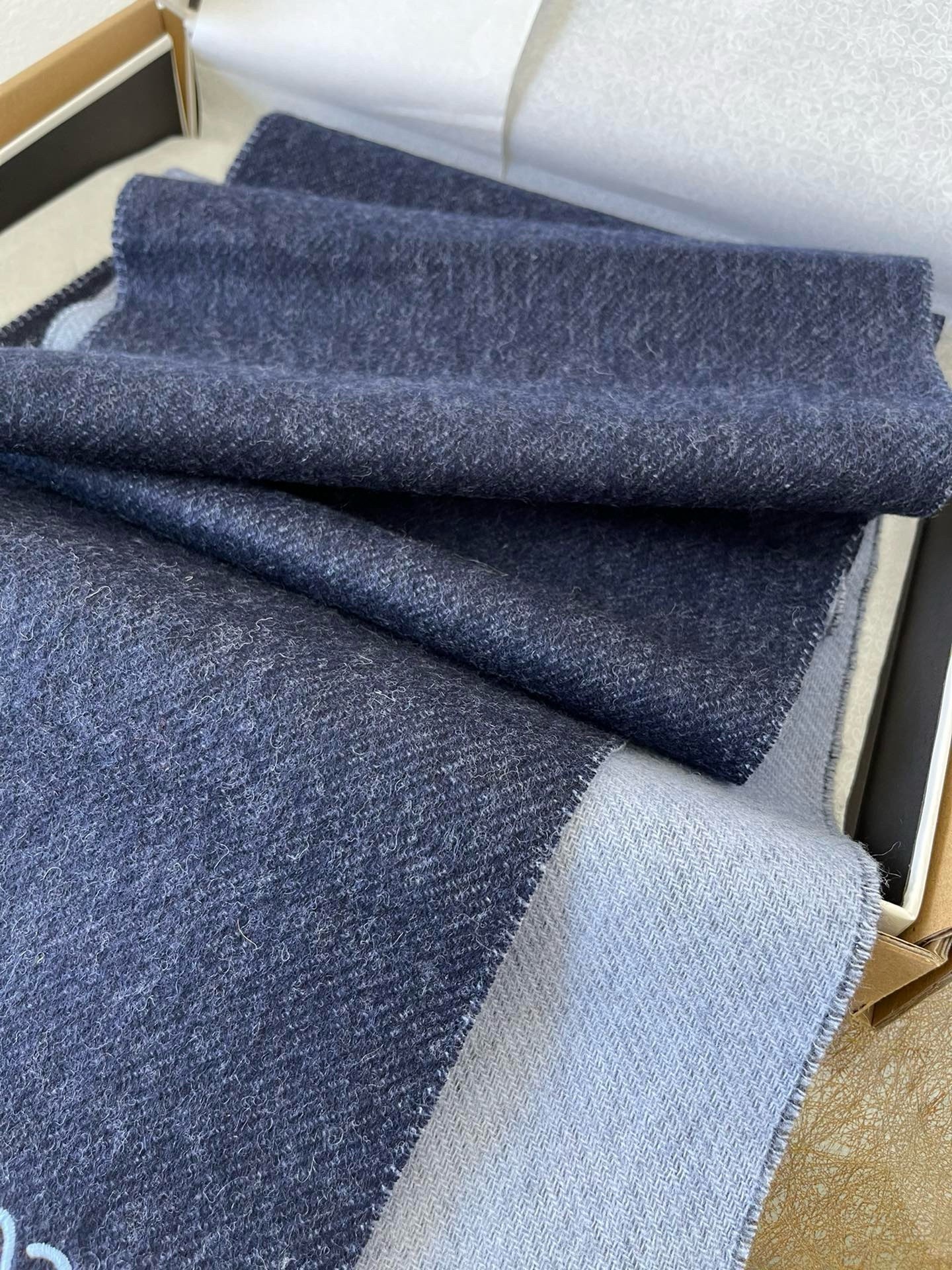 L0ew* double f**e scarf in navy/light blue wool and cashmere