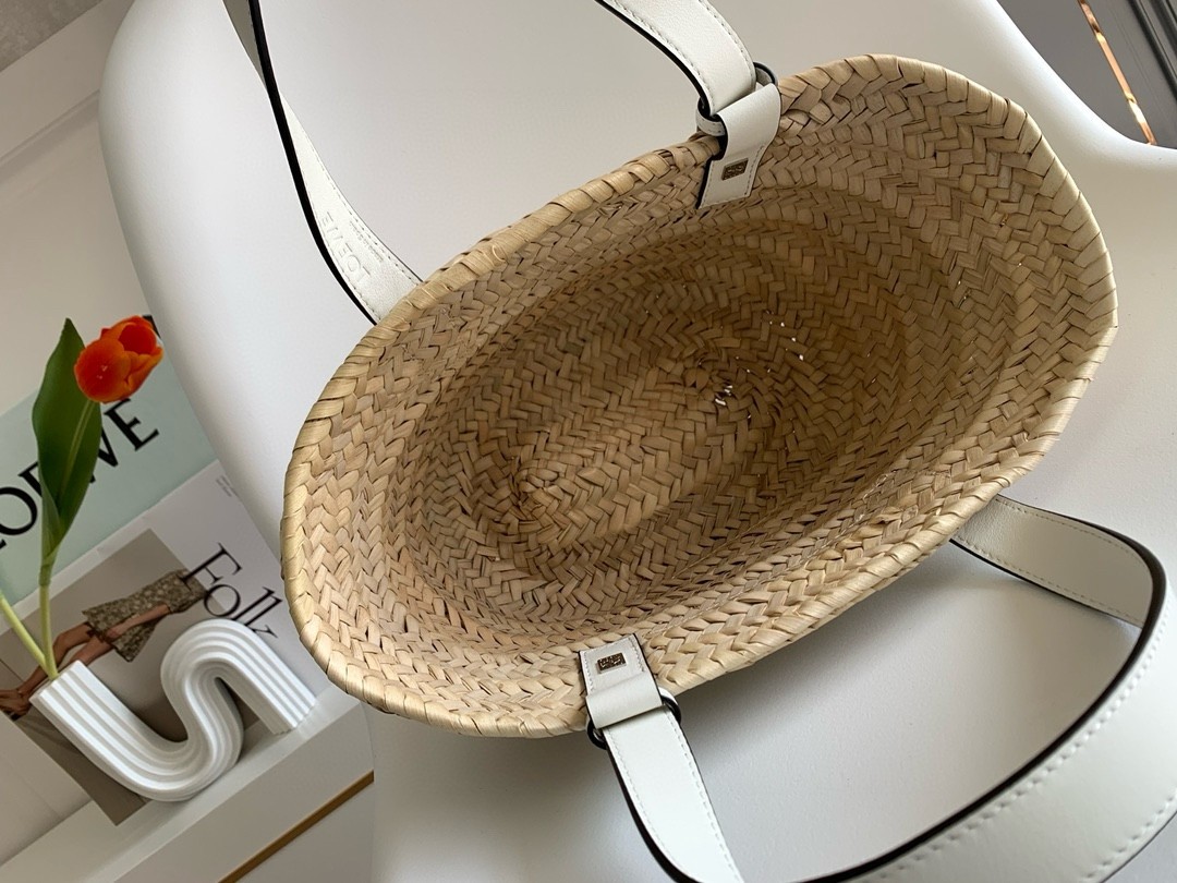 L0ew* small basket bag in raffia and white calfskin