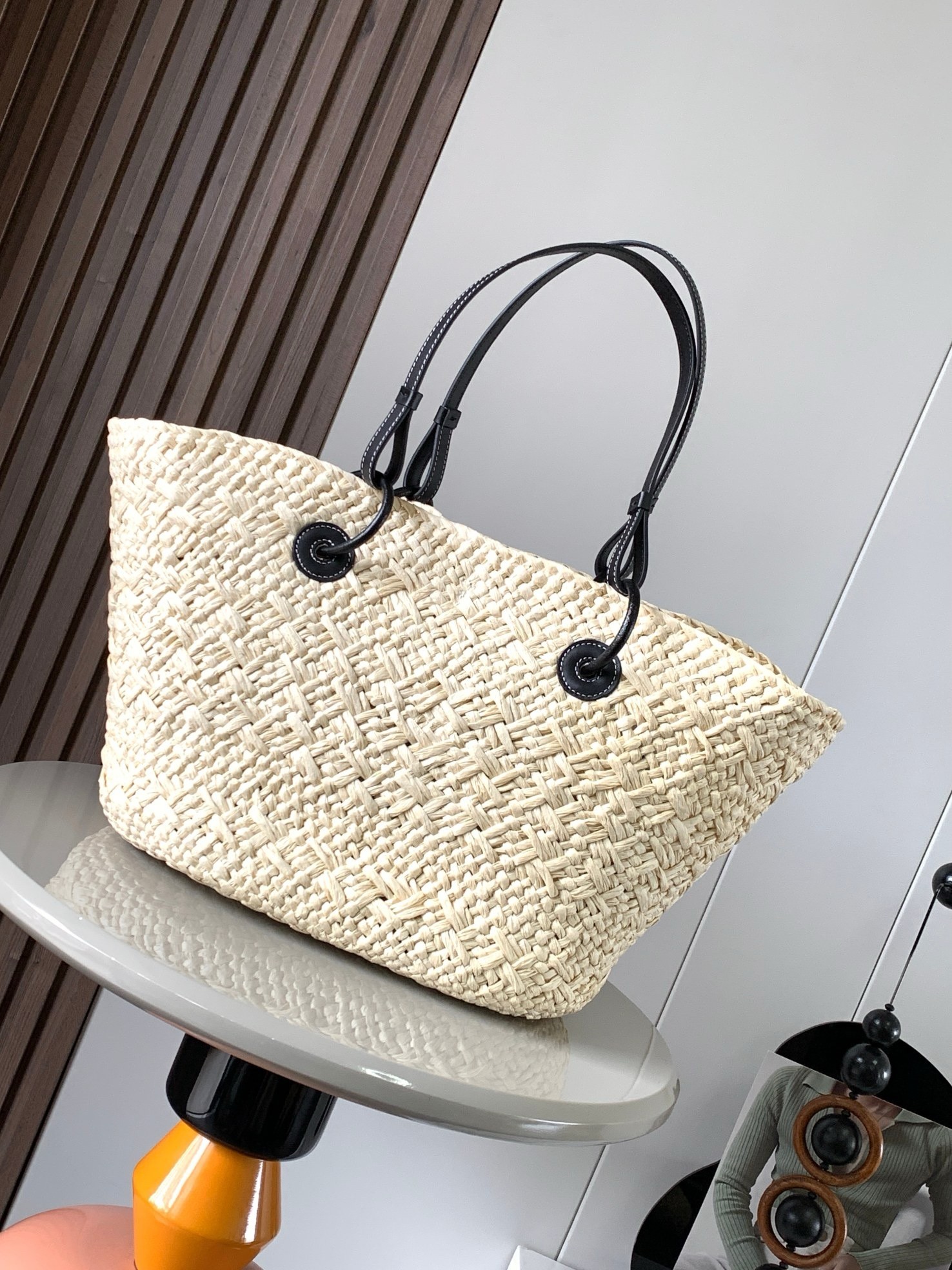L0ew* medium anagram basket bag in iraca palm and black calfskin