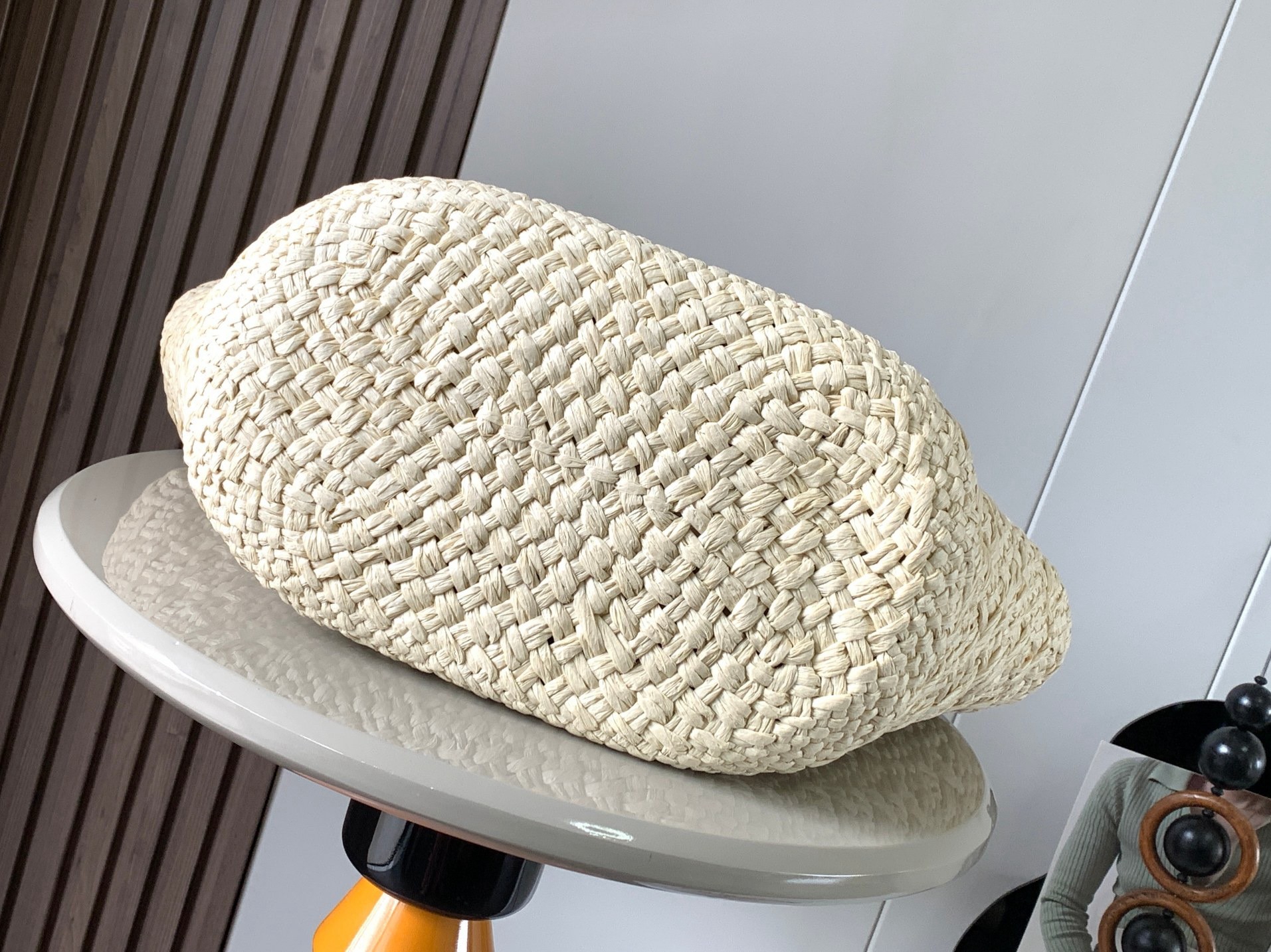 L0ew* medium anagram basket bag in iraca palm and black calfskin
