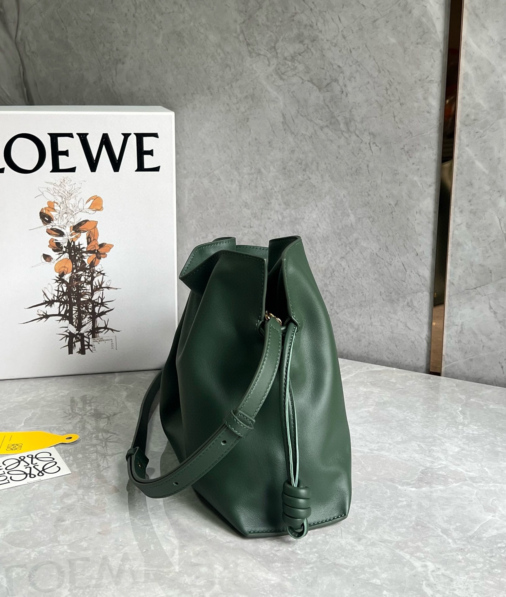 L0ew* flamenco clutch bag in bottle green nappa calfskin