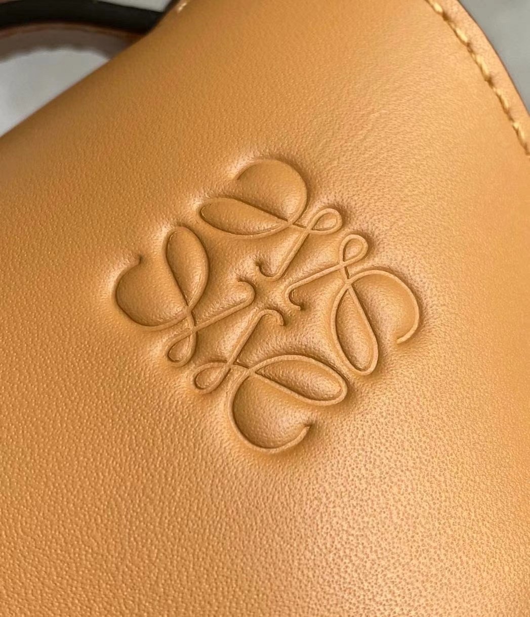 L0ew* small gate bag in brown calfskin and jacquard
