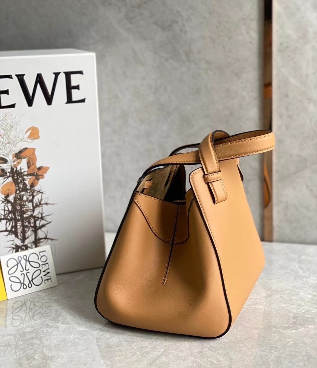l0ew* hammock nU*get bag in brown calfskin