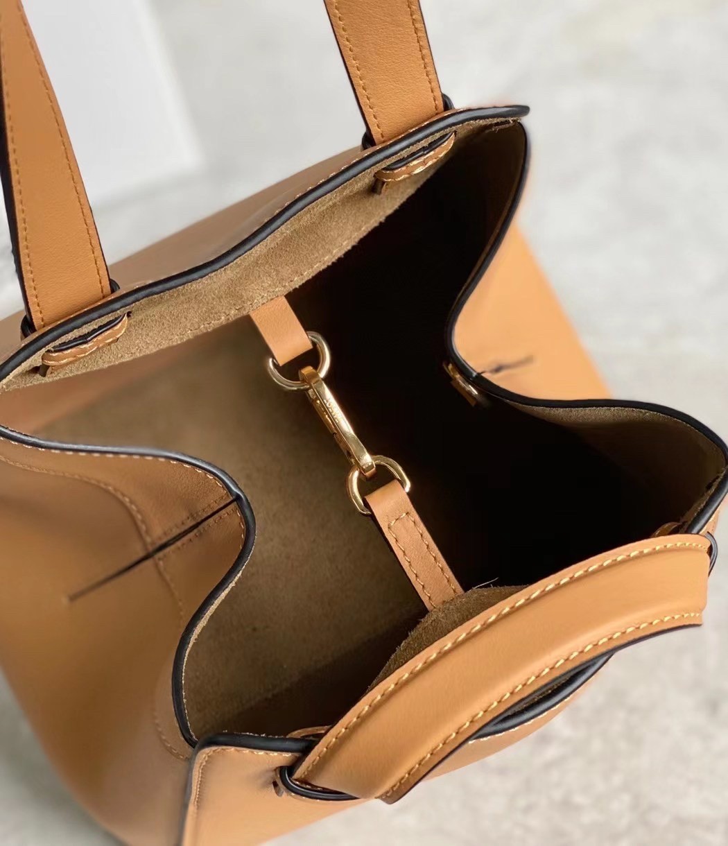 l0ew* hammock nU*get bag in brown calfskin