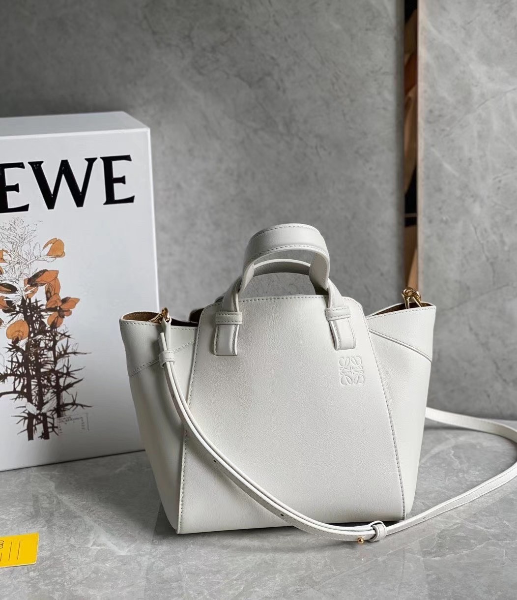 l0ew* hammock nU*get bag in white calfskin