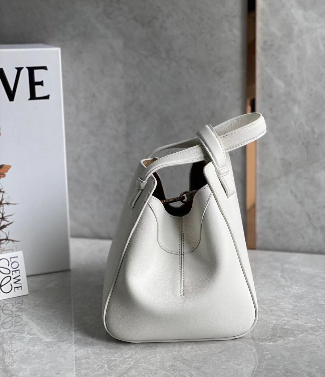l0ew* hammock nU*get bag in white calfskin