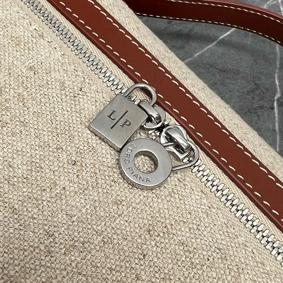 L**o p*ana extra pocket pouch l19 in linen