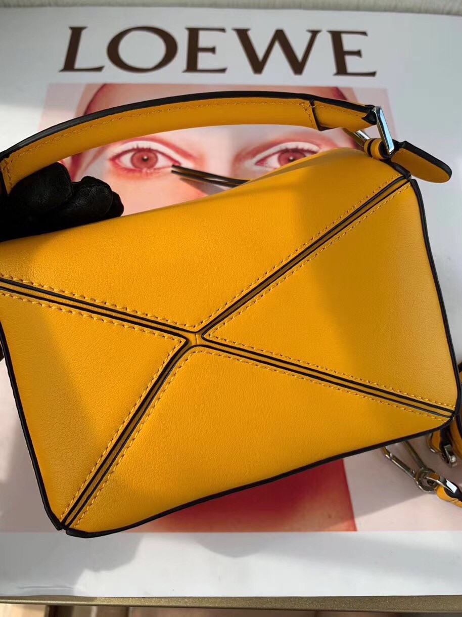 L0ew* puzzle mini bag in avocado green calfskin
