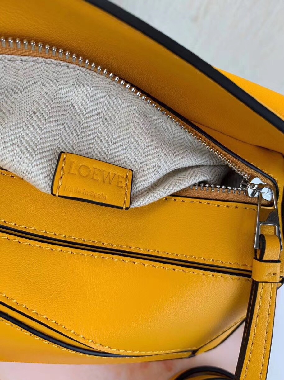 L0ew* puzzle mini bag in avocado green calfskin