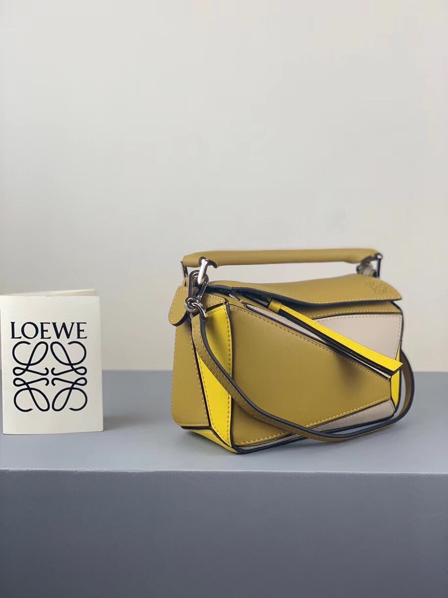 L0ew* mini puzzle bag in ochre/white/yellow calfskin