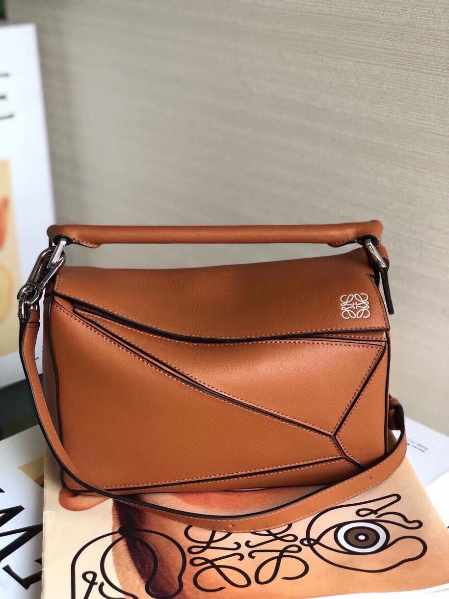L0ew* small puzzle bag in brown calfskin leather