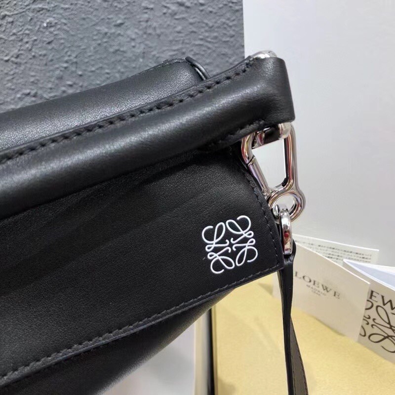 L0ew* small puzzle bag in black calfskin leather