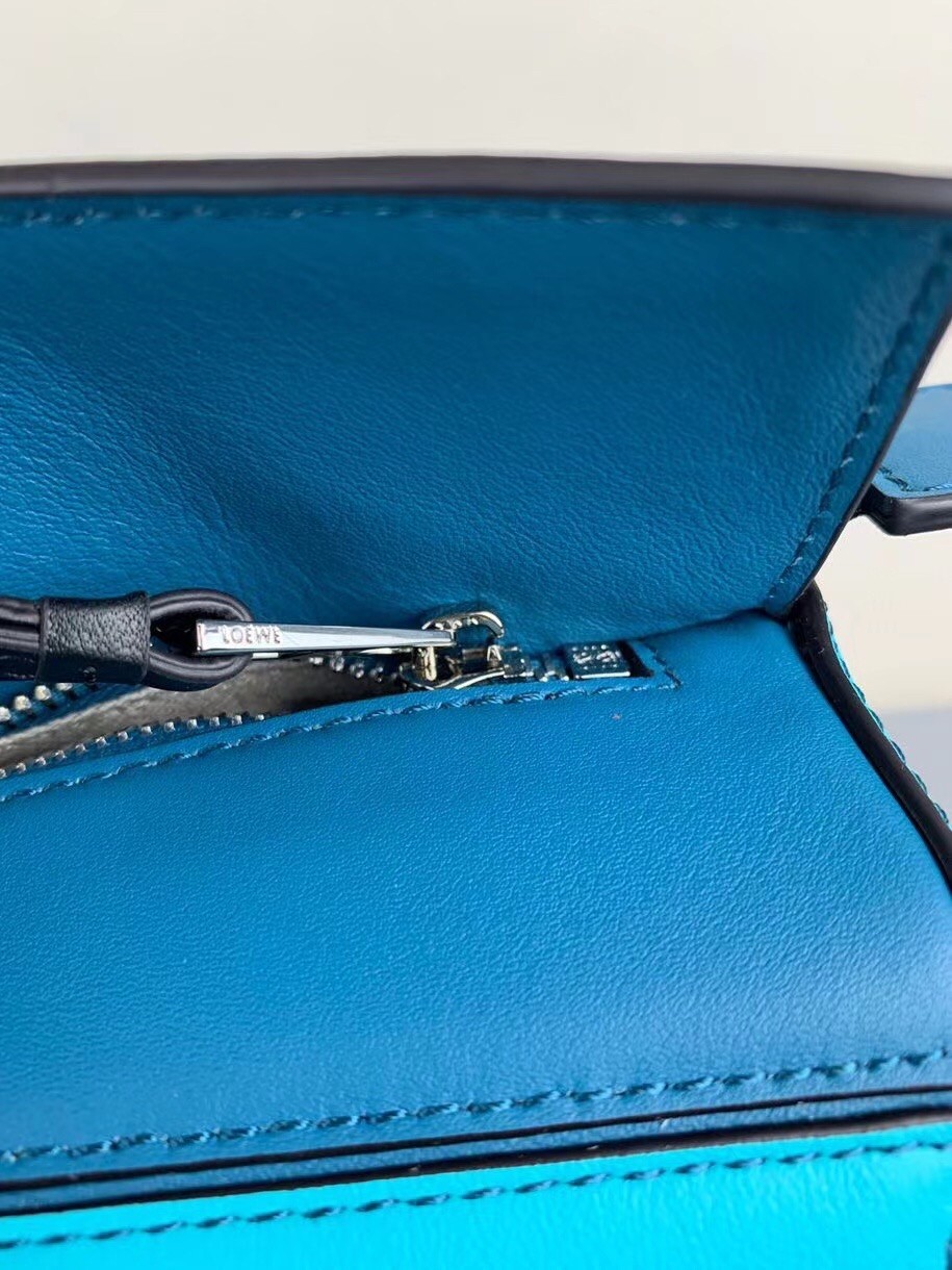 L0ew* small puzzle bag in lagoon/black/blue calfskin