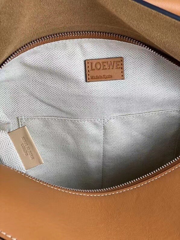 L0ew* large puzzle bag in tan calfskin