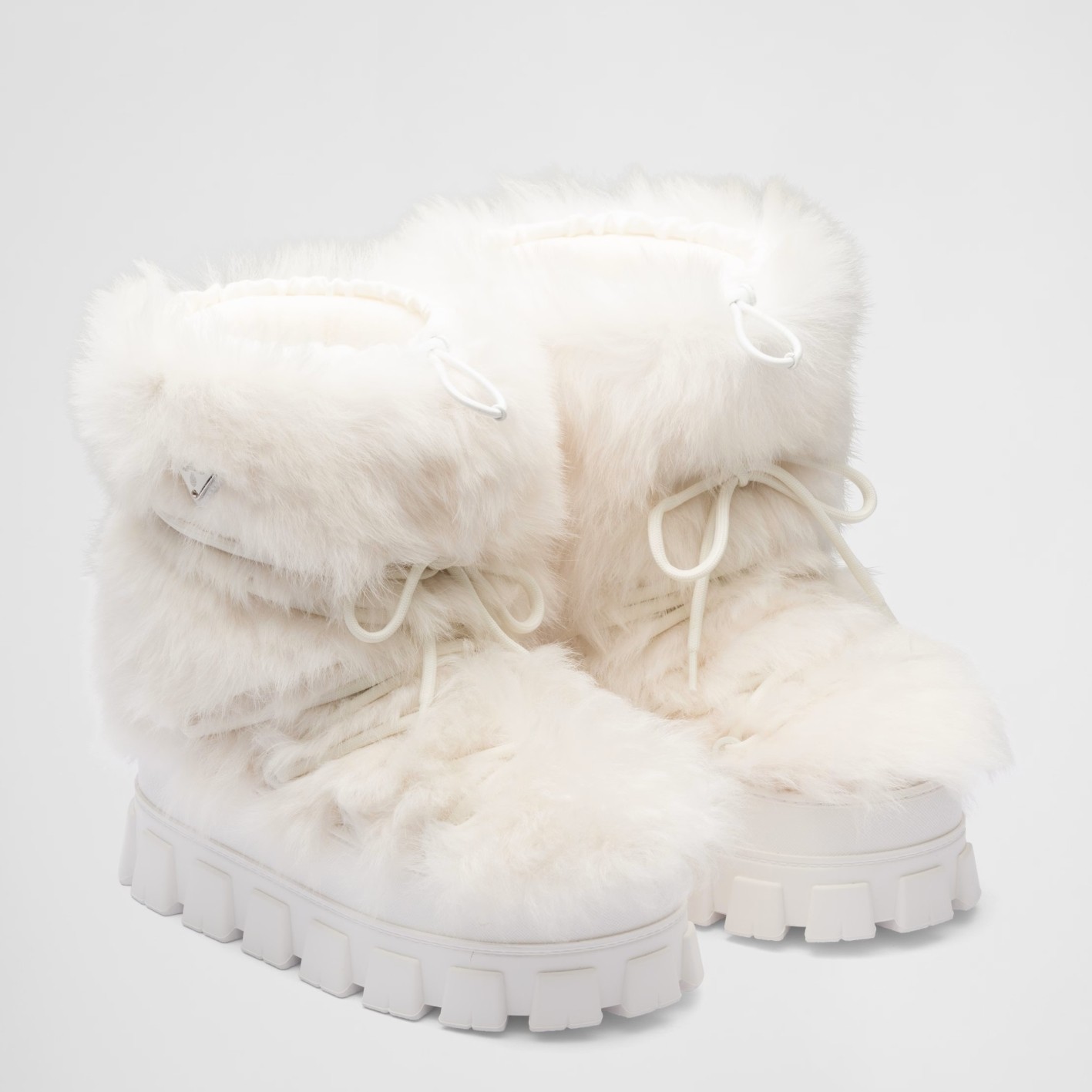 Pra*a white shearling apres-ski boots