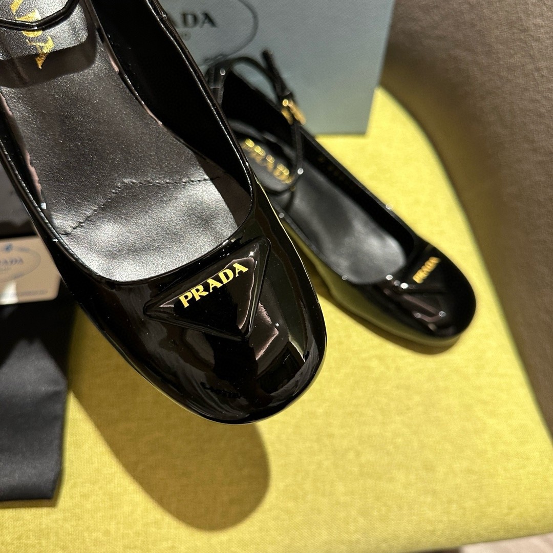 Pra*a pumps 35mm in black patent leather