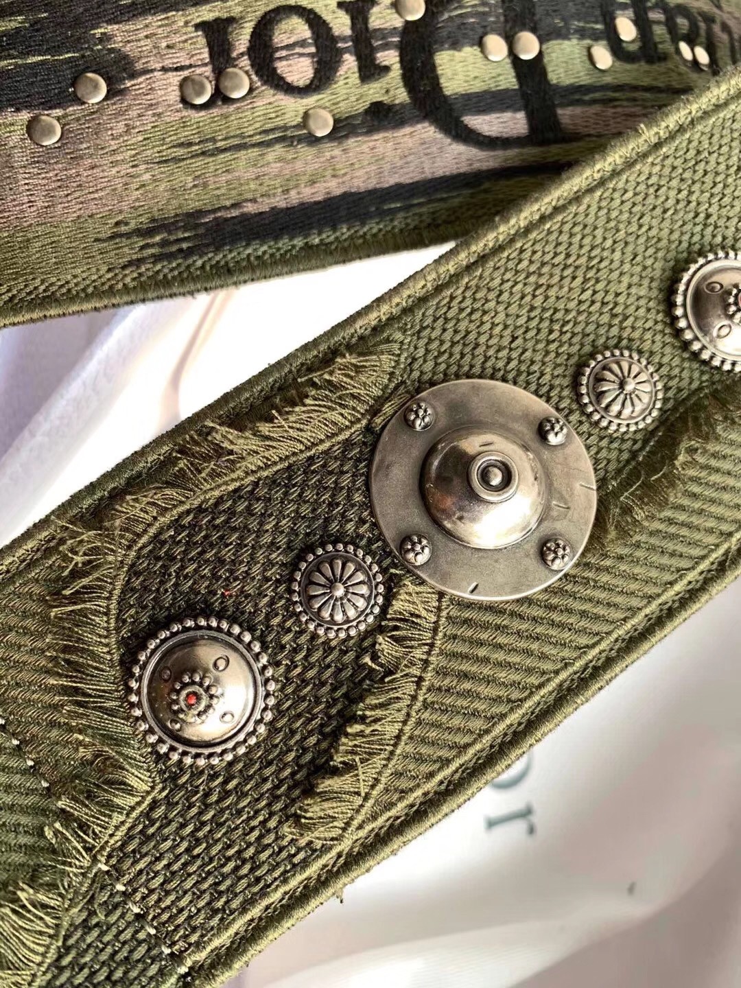 D*or shoulder strap in green camouflage embroidered canvas