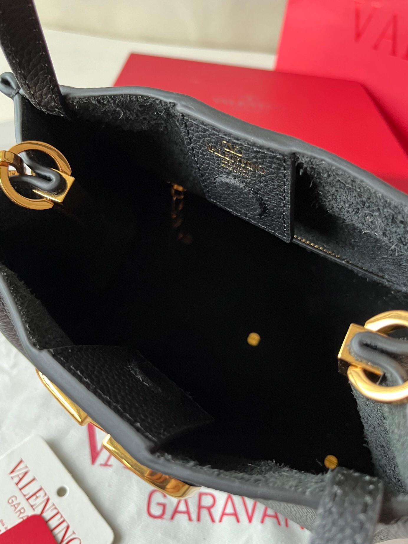 Va1e*ntin0 alltime small bag in black grained calfskin