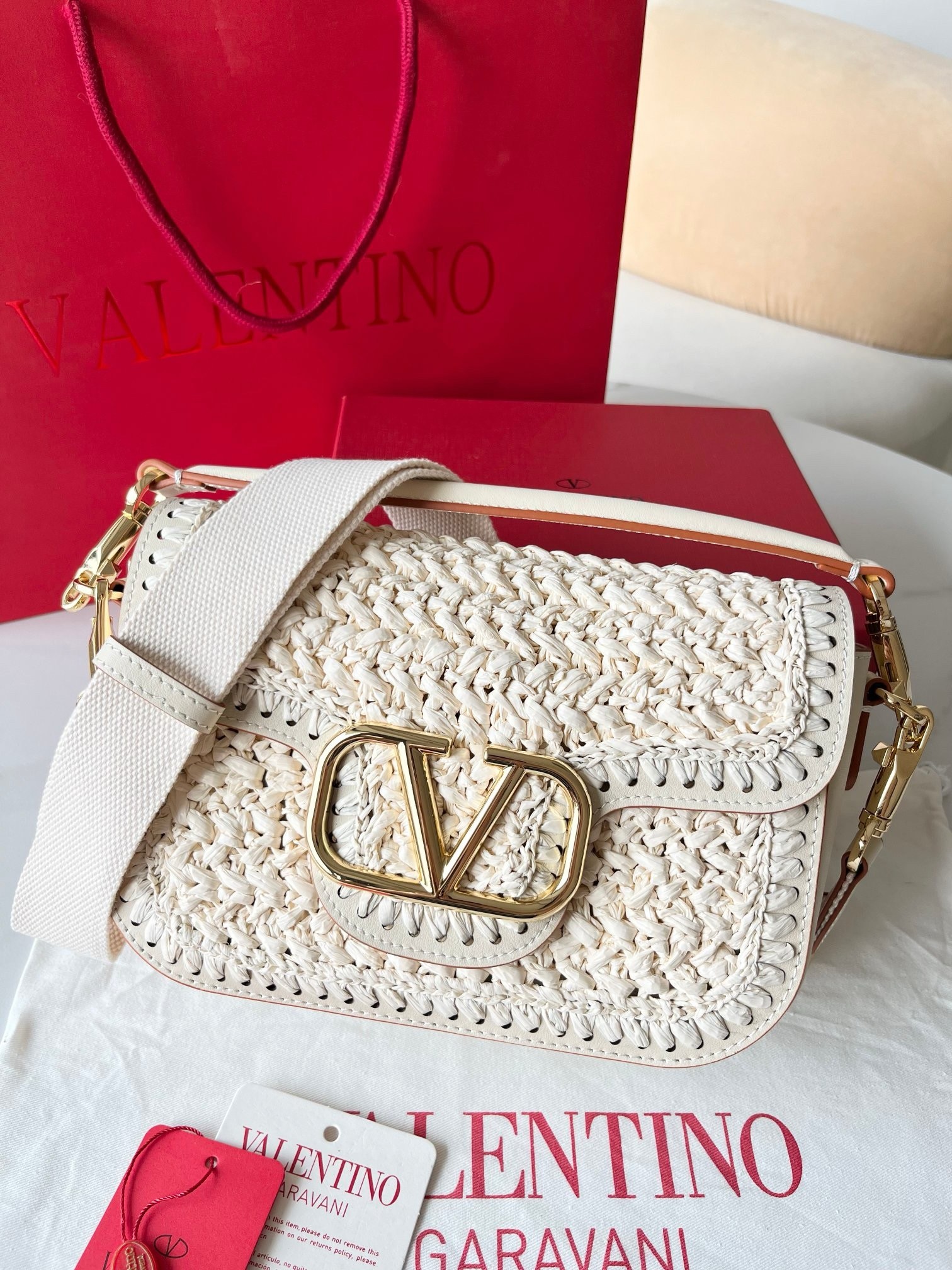 Va1e*ntin0 alltime shoulder bag in white raffia