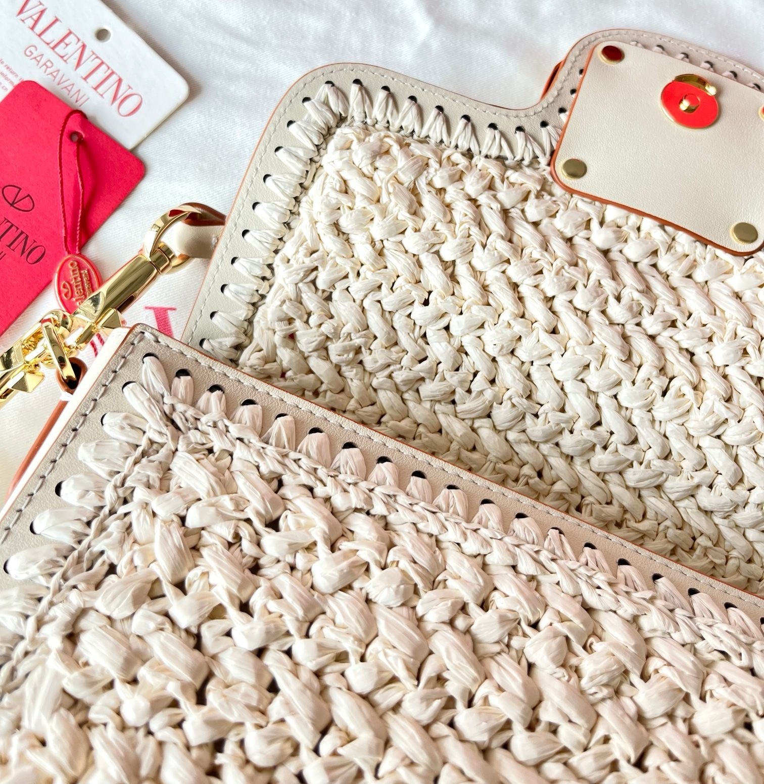 Va1e*ntin0 alltime shoulder bag in white raffia