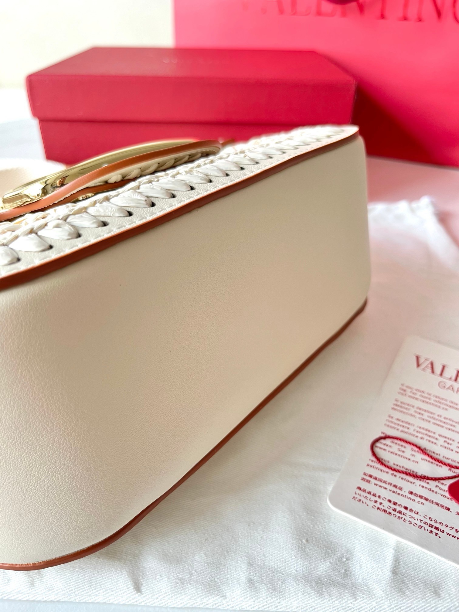 Va1e*ntin0 alltime shoulder bag in white raffia