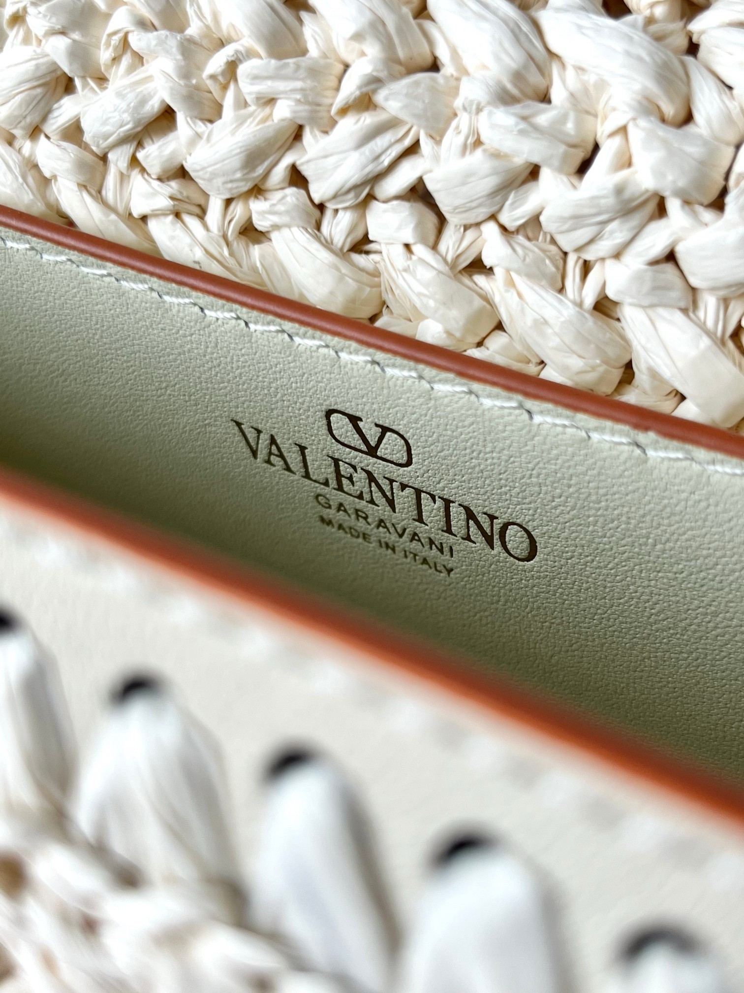 Va1e*ntin0 alltime shoulder bag in white raffia