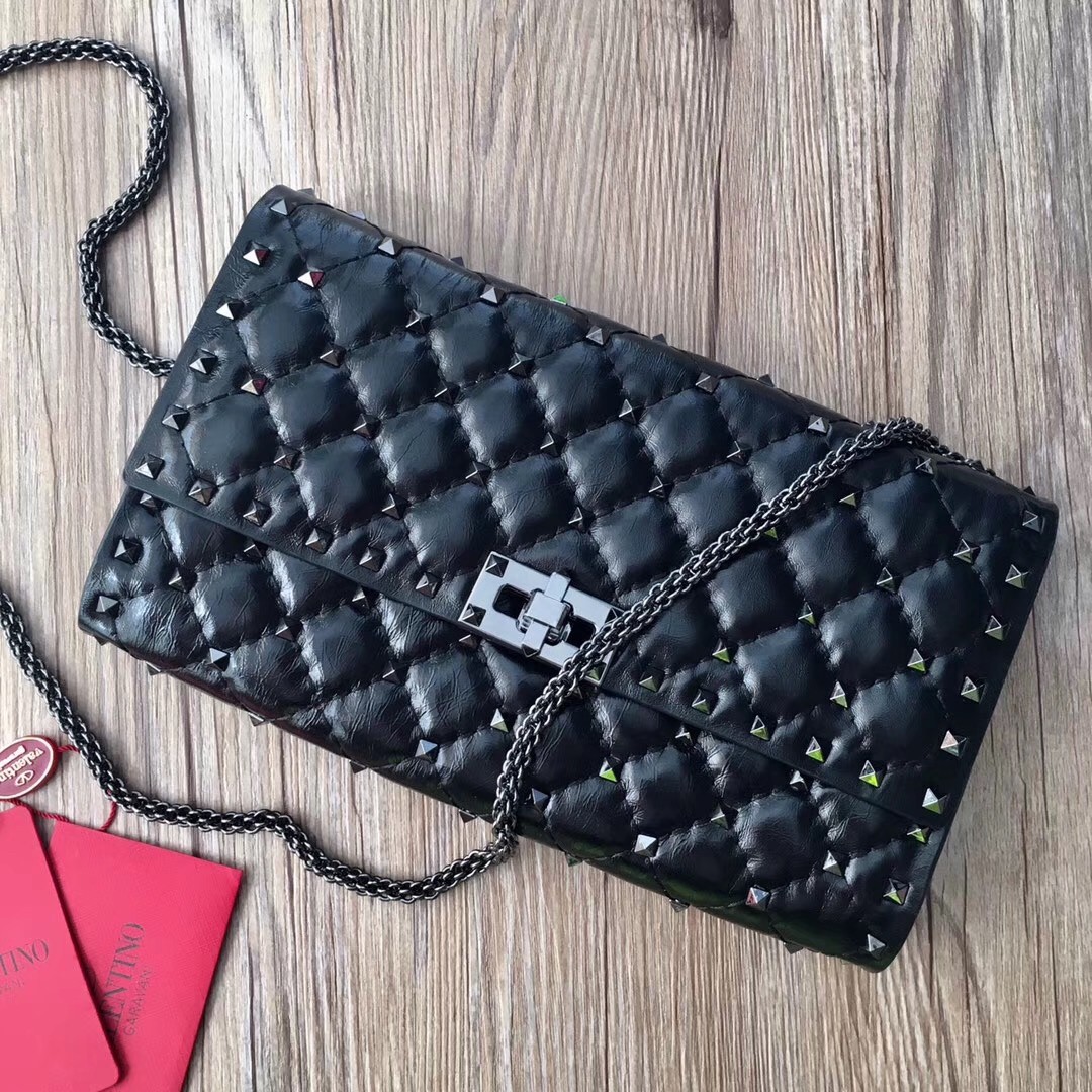 Va1e*ntin0 rockstud spike chain clutch in crinkled lambskin