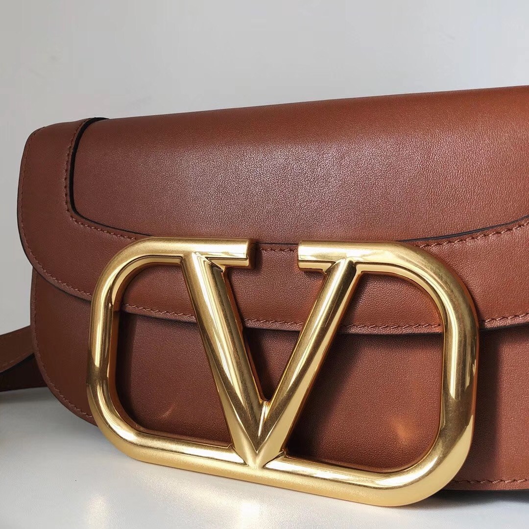 Va1e*ntin0 s*pervee crossbody bag in brown leather
