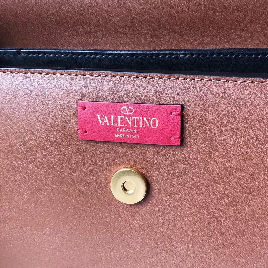 Va1e*ntin0 s*pervee crossbody bag in brown leather