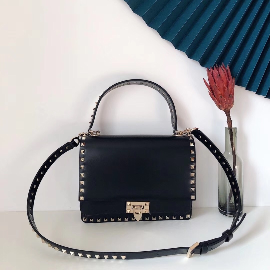 Va1e*ntin0 rockstud crossbody bag in black calfskin