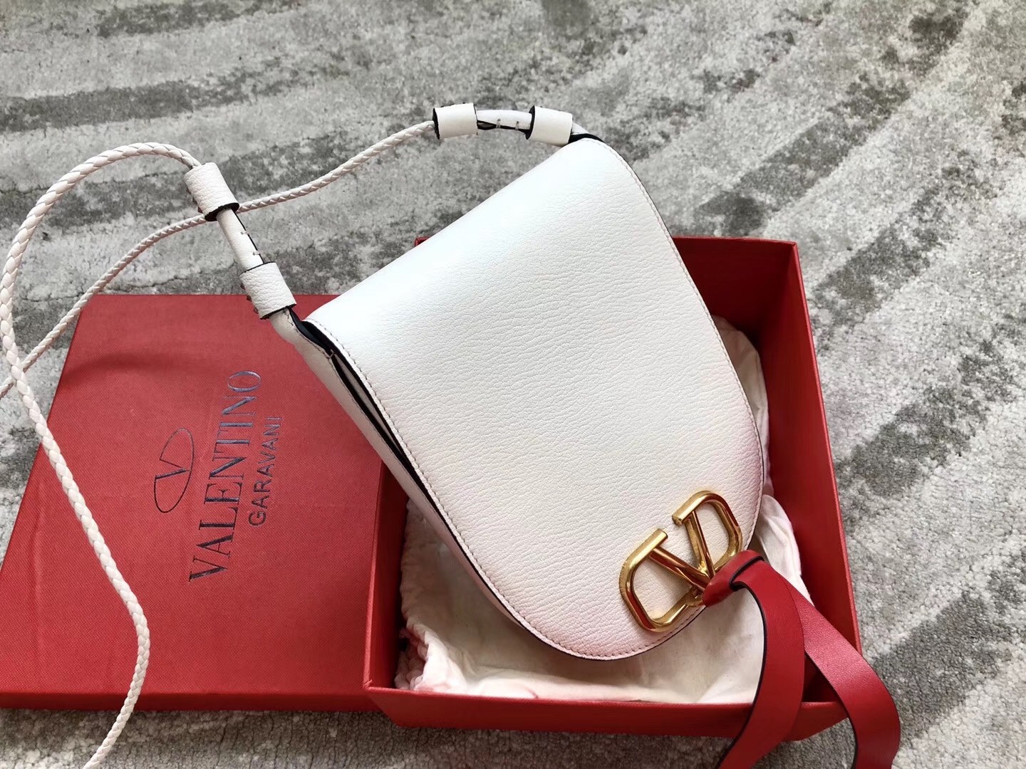 Va1e*ntin0 medium vring crossbody bag in white goatskin