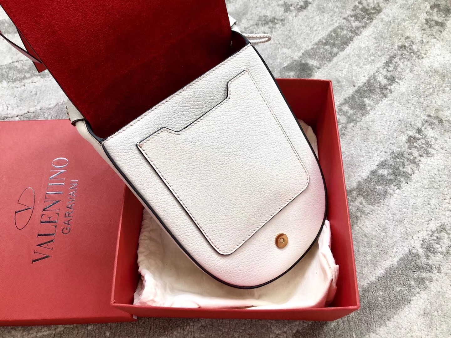 Va1e*ntin0 medium vring crossbody bag in white goatskin