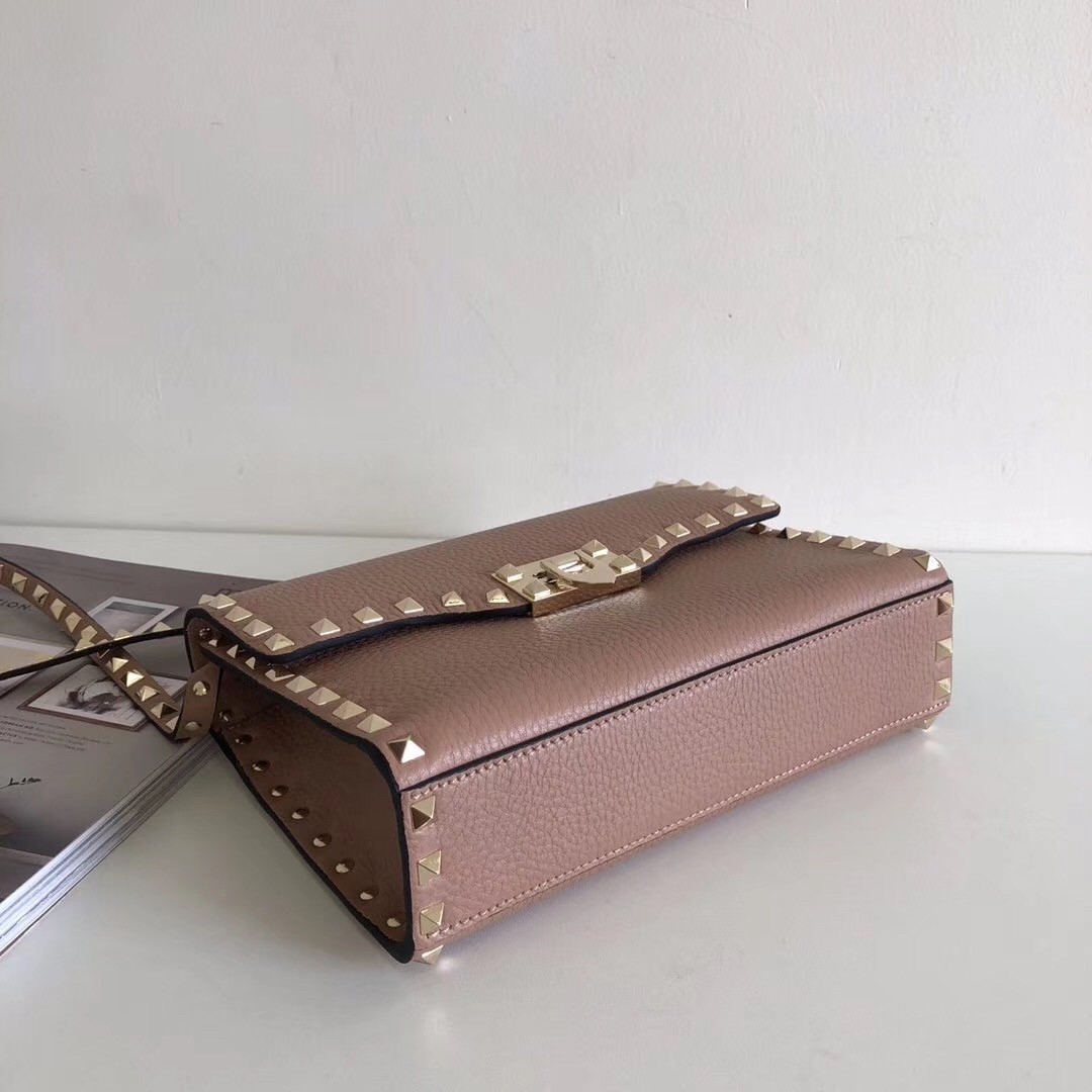 Va1e*ntin0 rockstud small crossbody bag in poudre grained leather