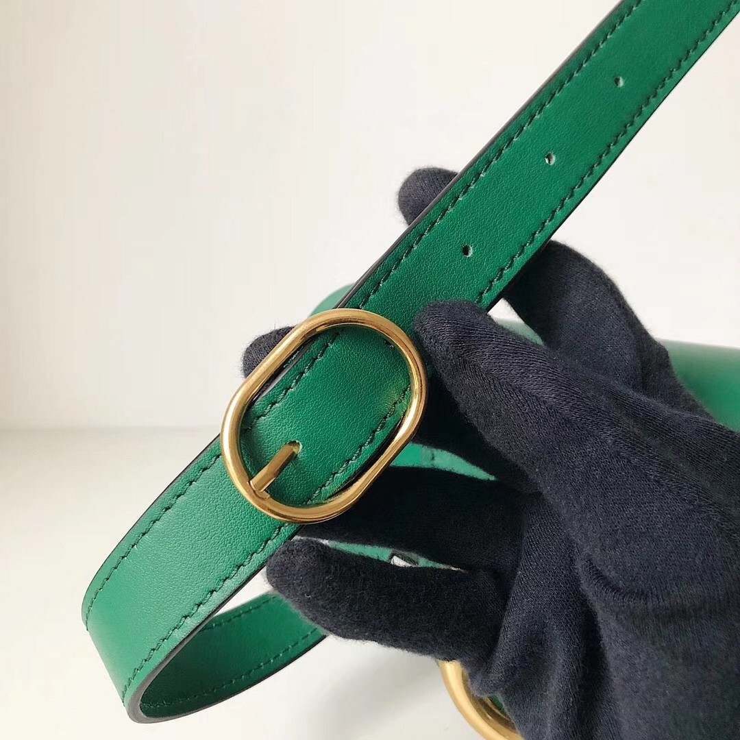 Va1e*ntin0 small s*pervee crossbody bag in green leather