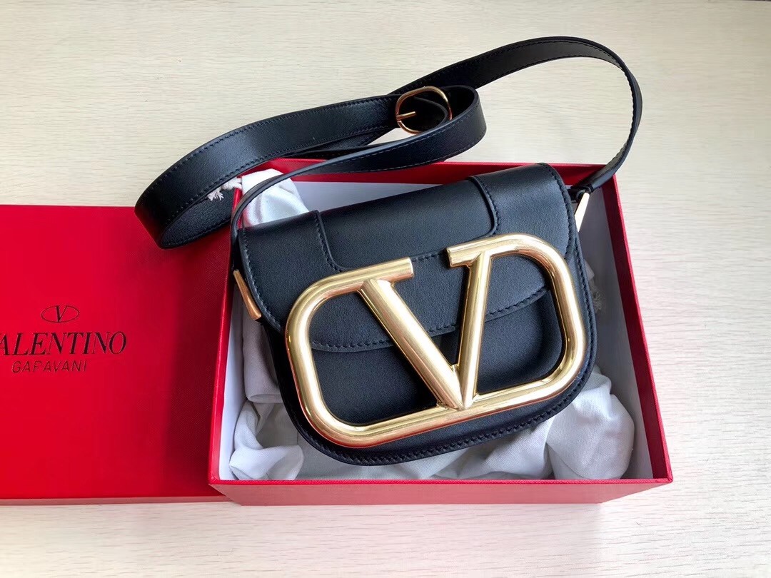 Va1e*ntin0 small s*pervee crossbody bag in black leather