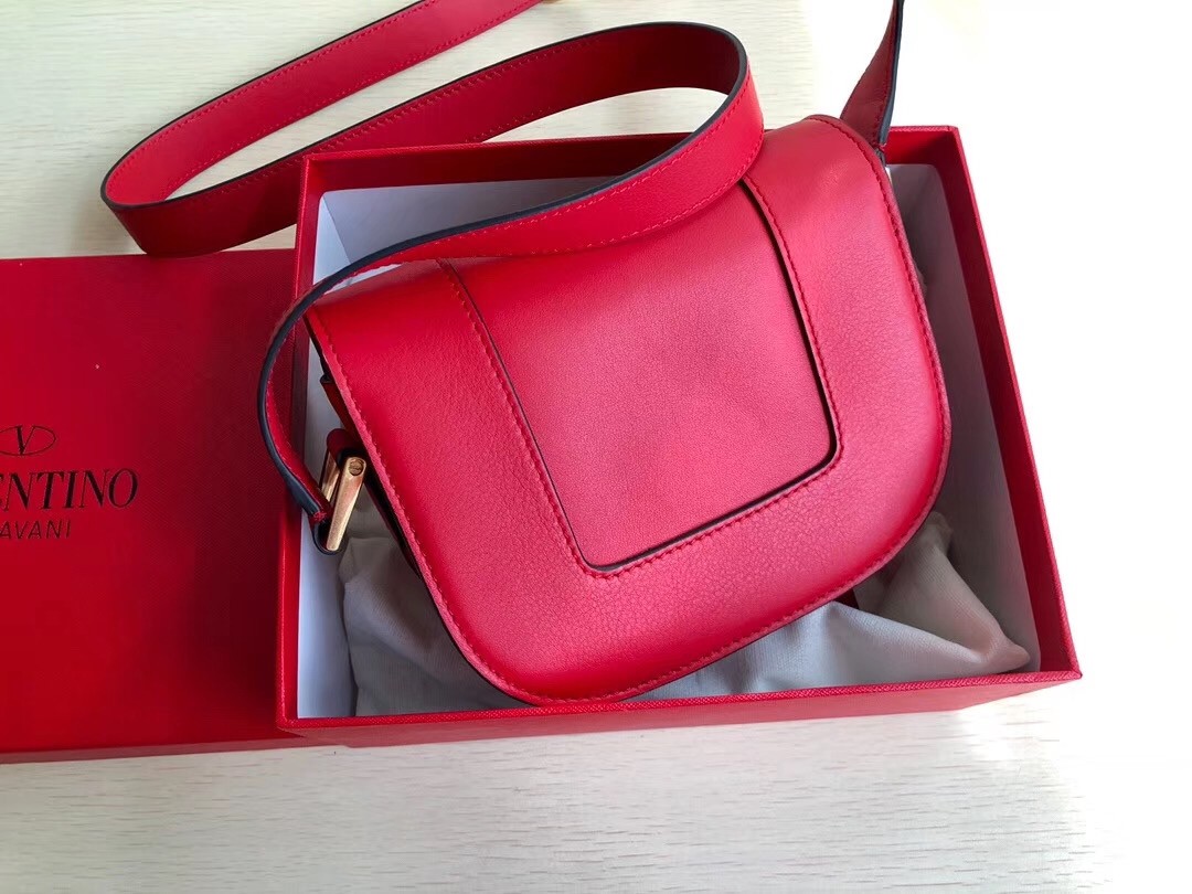 Va1e*ntin0 small s*pervee crossbody bag in red leather
