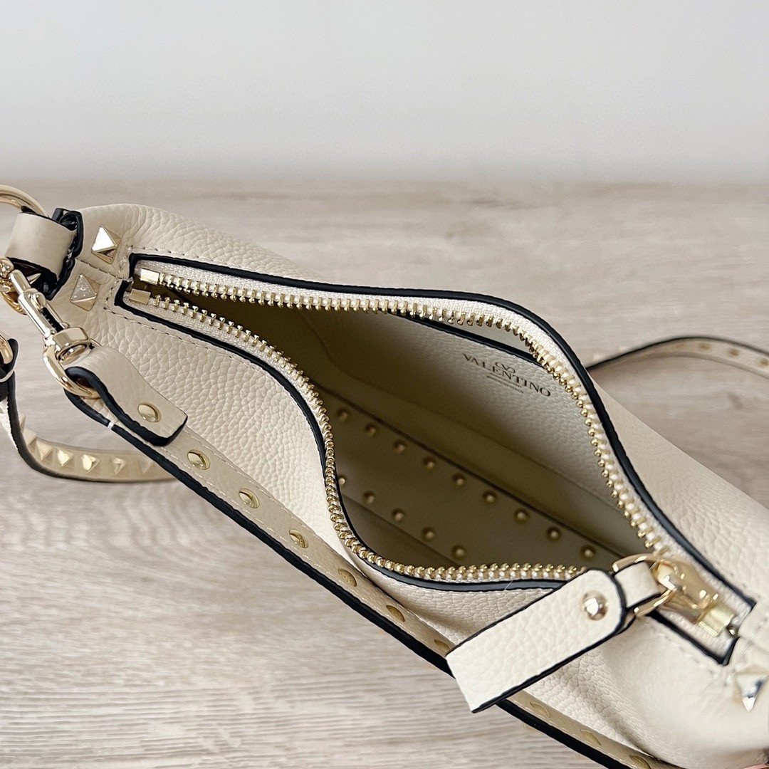 Va1e*ntin0 rockstud small hobo bag in white grainy calfskin
