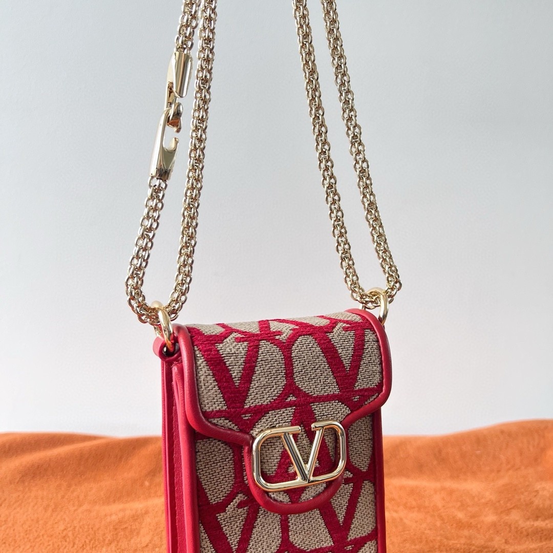 Va1e*ntin0 loco phone case in red toile iconographe with chain