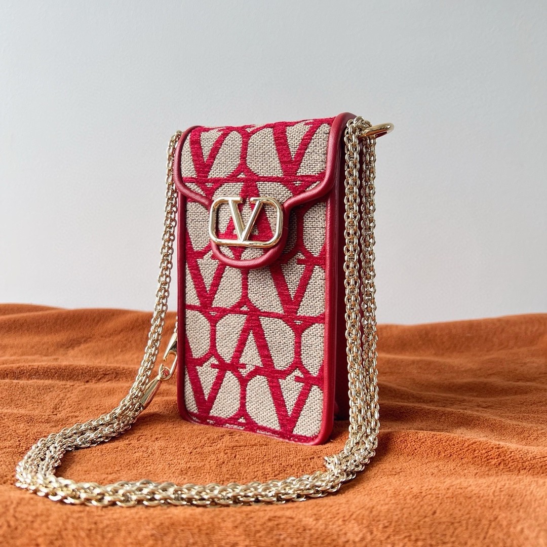 Va1e*ntin0 loco phone case in red toile iconographe with chain