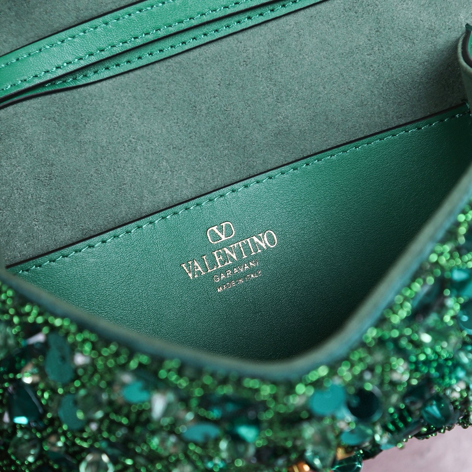 Va1e*ntin0 small loco shoulder bag with green 3d-effect embroidery