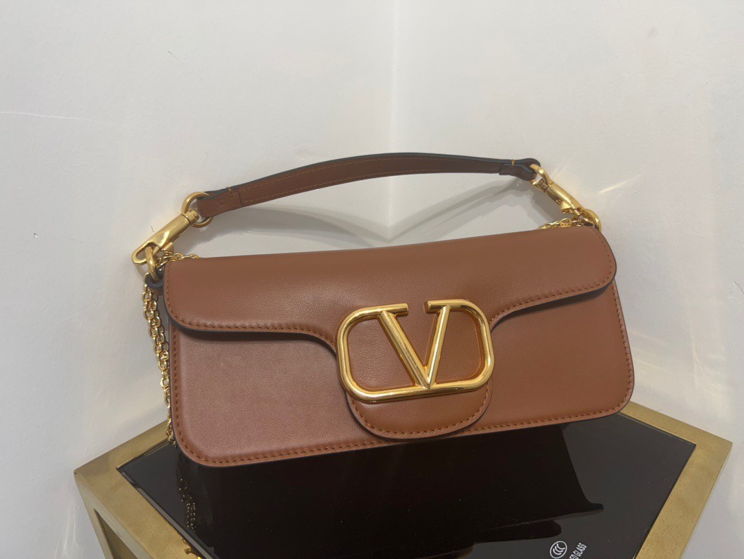 Va1e*ntin0 loco large shoulder bag in brown calfskin