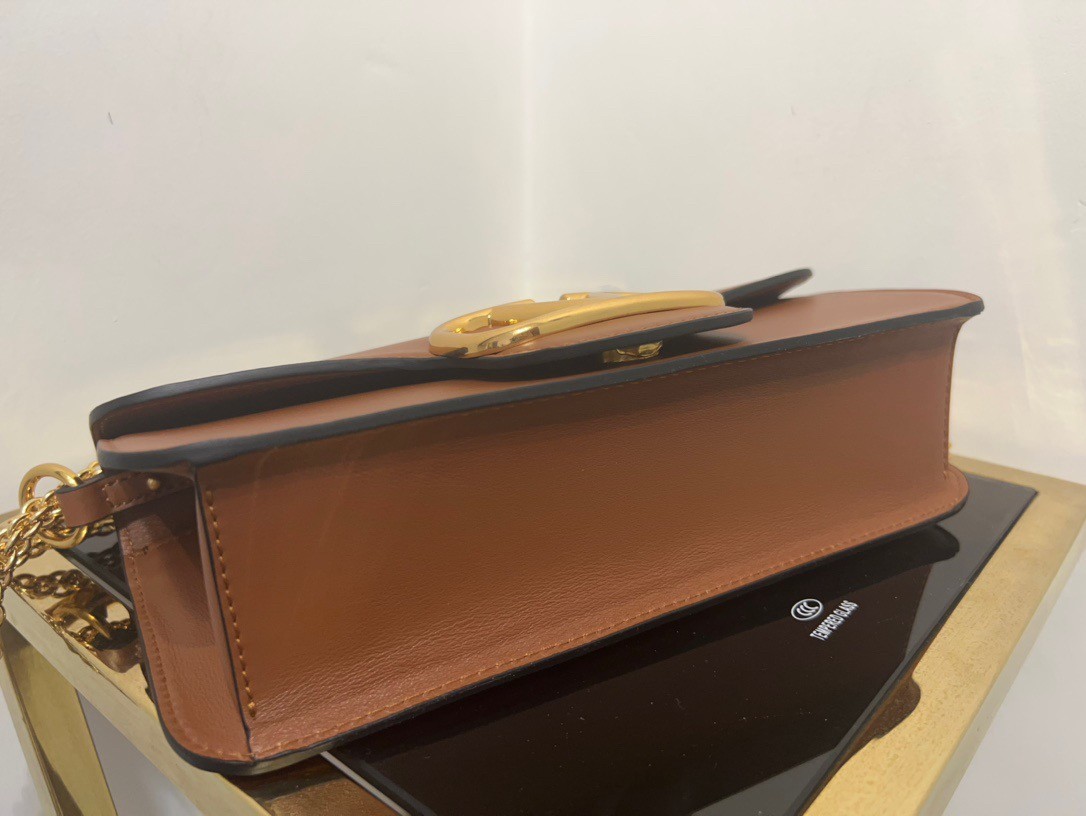 Va1e*ntin0 loco large shoulder bag in brown calfskin