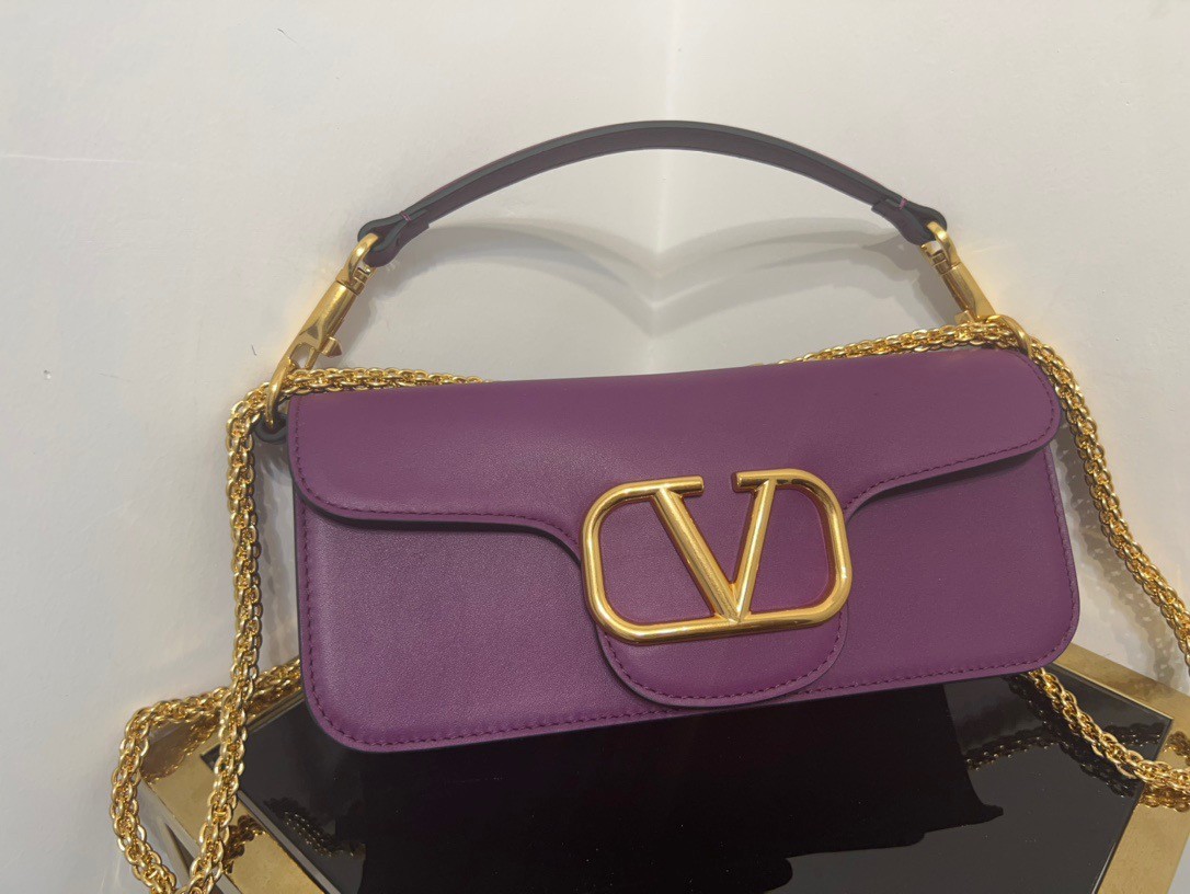 Va1e*ntin0 loco large shoulder bag in purple calfskin