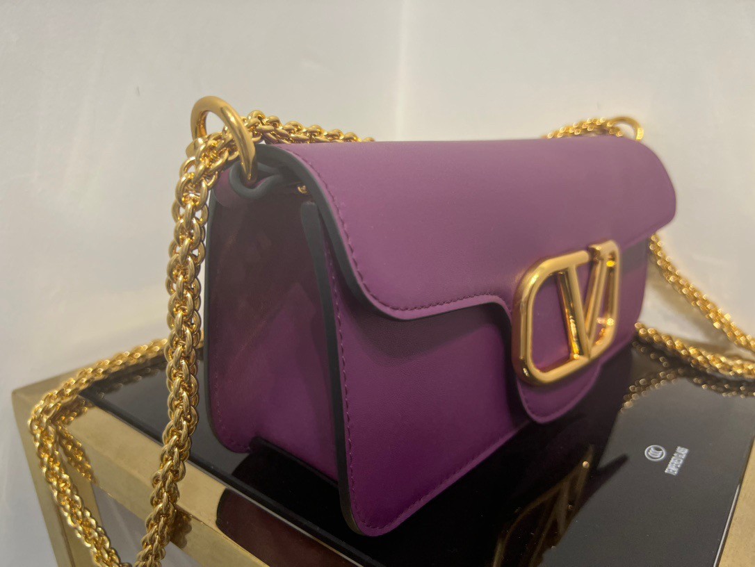 Va1e*ntin0 loco large shoulder bag in purple calfskin