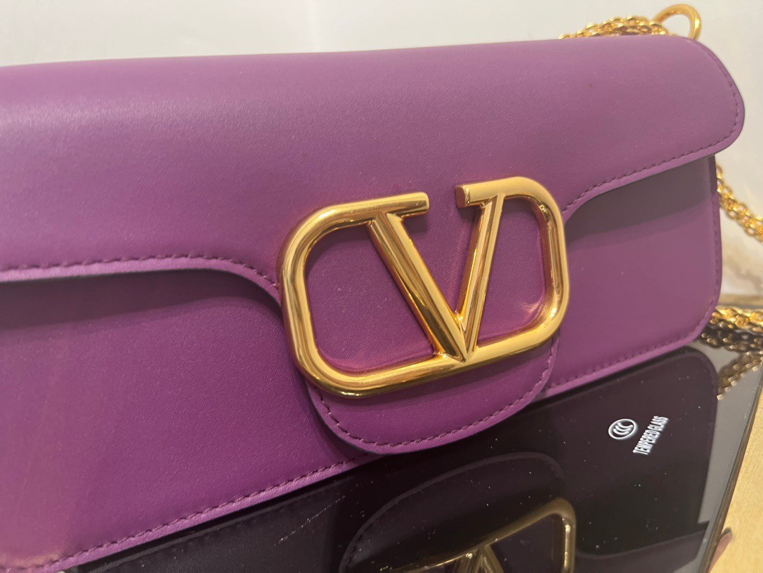 Va1e*ntin0 loco large shoulder bag in purple calfskin